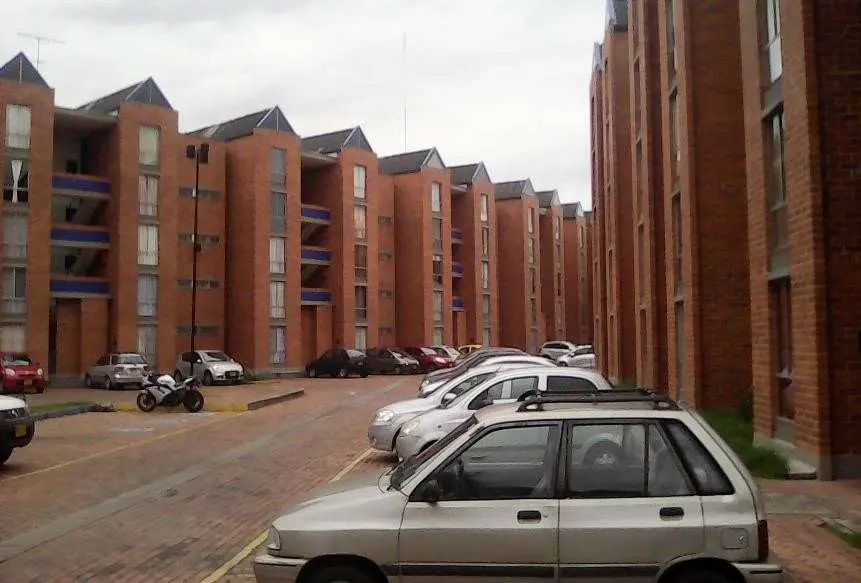 Agrupacion de Vivienda los Pinos - Vista General de la Obra